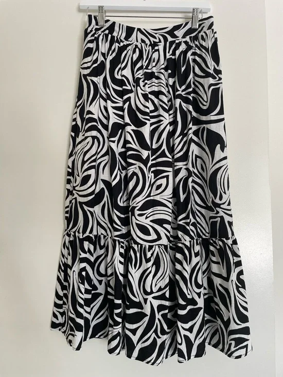 Rachel Zoe Black & White Abstract Print Tiered Maxi Skirt - Picture 3 of 11